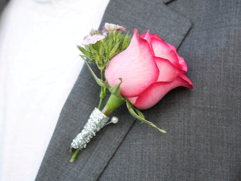 DIY Wedding Bouquet and Boutonniere
